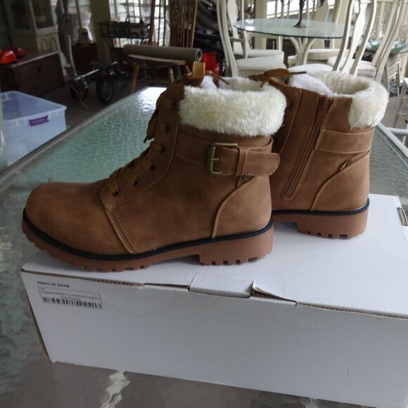 LAMO APRES women's boots size 8, tan, side zip, lace up, faux fur lining insole - Picture 8 of 15